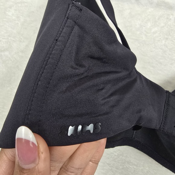 Skims Bra Women 36DD Black Wireless Form Padded Back Closure Plunge - Picture 5 of 6